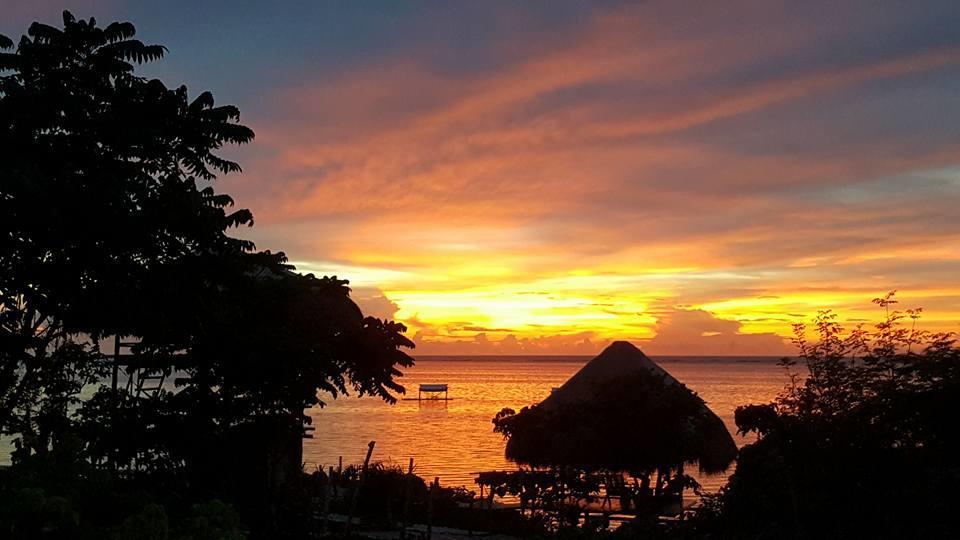 Birdland Beach Club Bolinao Exterior photo