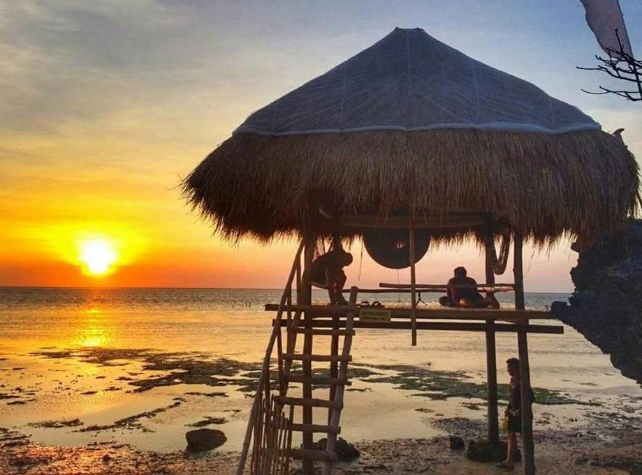 Birdland Beach Club Bolinao Exterior photo